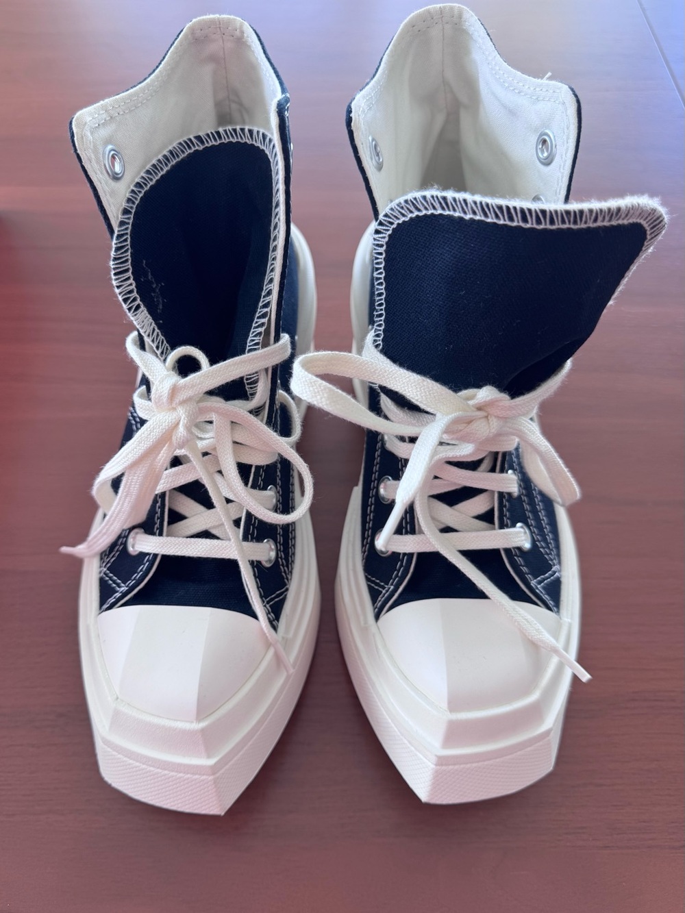 Converse Chuck 70 De Luxe Wedge Platform High-Top Sneakers - Picture 6 of 8
